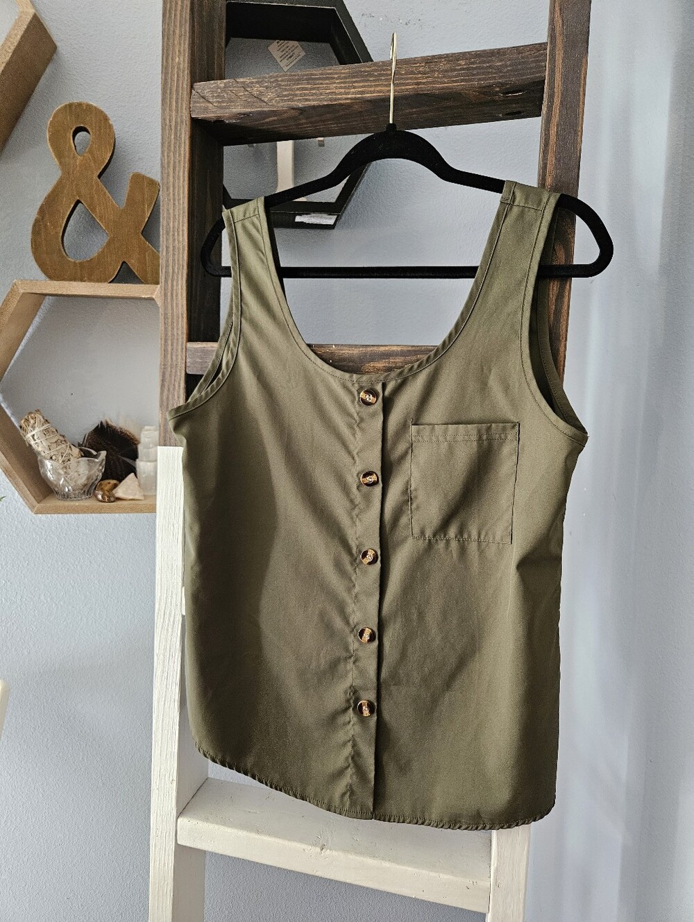 Olive Button-Front Sleeveless Blouse Size Large